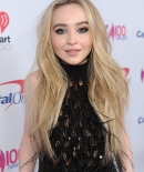 sabrinacarpenter-daily_281729.jpg