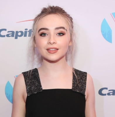 sabrinacarpenter-daily_28529.jpg