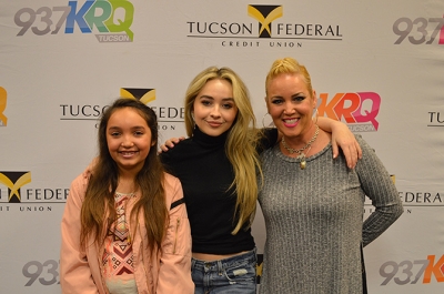 sabrinacarpenter-daily_28229.jpg