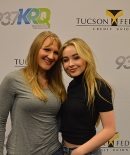 sabrinacarpenter-daily_28529.jpg