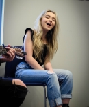 sabrinacarpenter-daily_28129.jpg