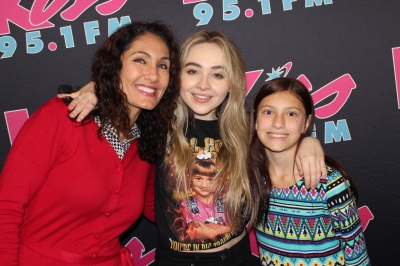 sabrinacarpenter-daily_281929.jpg