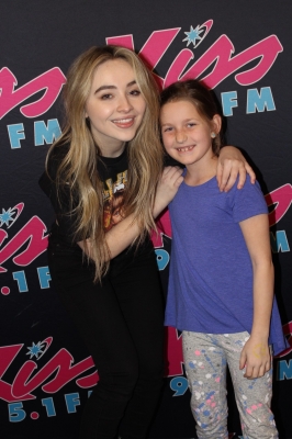 sabrinacarpenter-daily_28729.jpg