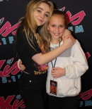 sabrinacarpenter-daily_281629.jpg