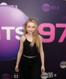 sabrinacarpenter-daily_281029.jpg