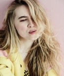 sabrinacarpenter-daily_281129.jpg