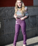 sabrinacarpenter-daily_28129.jpg