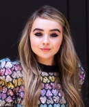 sabrinacarpenter-daily_282329.jpg