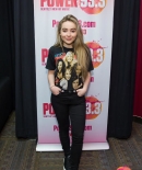 sabrinacarpenter-daily_28329.jpg