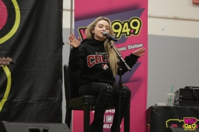 sabrinacarpenter-daily_28729.jpg