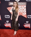 sabrinacarpenter-daily_281729.jpg