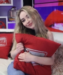 sabrinacarpenter-daily_281429.jpg