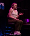 sabrinacarpenter-daily_28829.jpg