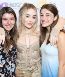 sabrinacarpenter-daily_281529.jpg