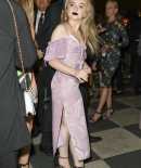 sabrinacarpenter-daily_281129.jpg