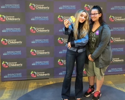 sabrinacarpenter-daily_28429.jpg