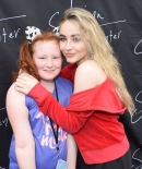 sabrinacarpenter-daily_287429.jpg