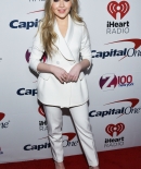 sabrinacarpenter-daily_2810629.jpg