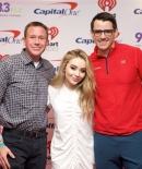 sabrinacarpenter-daily_28229.jpg