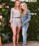 sabrinacarpenter-daily_281529.jpg