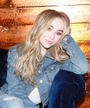 sabrinacarpenter-daily_28129.jpg