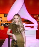 sabrinacarpenter-daily_28129-1.jpg