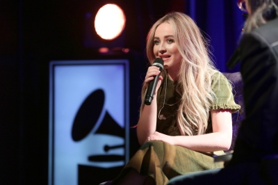 sabrinacarpenter-daily_28329.jpg