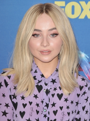 sabrinacarpenter-daily_28129.jpg