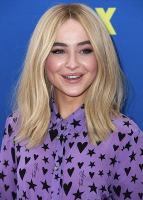 sabrinacarpenter-daily_283129.jpg