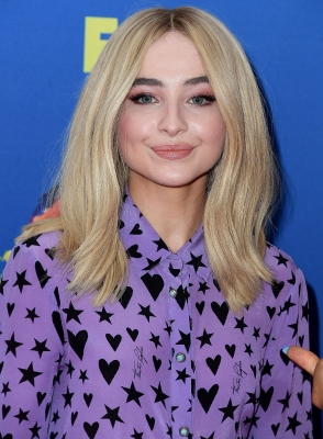 sabrinacarpenter-daily_284129.jpg