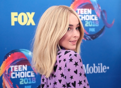 sabrinacarpenter-daily_285929.jpg