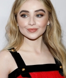 sabrinacarpenter-daily_281129.jpg