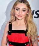 sabrinacarpenter-daily_282429.jpg