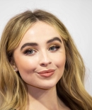 sabrinacarpenter-daily_284729.jpg