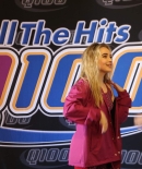 sabrinacarpenter-daily_28629.jpeg