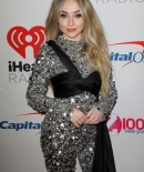 sabrinacarpenter-daily_282729.jpg