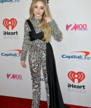 sabrinacarpenter-daily_288729.jpg