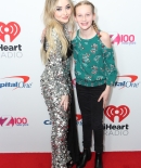 sabrinacarpenter-daily_282229.jpg