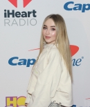 sabrinacarpenter-daily_281929.jpg