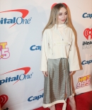 sabrinacarpenter-daily_282829.jpg