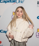 sabrinacarpenter-daily_283829.jpg