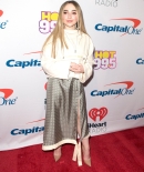 sabrinacarpenter-daily_284029.jpg