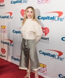 sabrinacarpenter-daily_284129.jpg