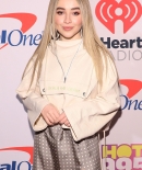 sabrinacarpenter-daily_28429.jpg