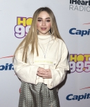 sabrinacarpenter-daily_284429.jpg