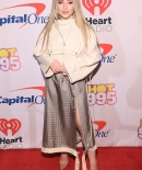 sabrinacarpenter-daily_28529.jpg