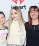 sabrinacarpenter-daily_281929.jpg