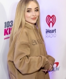 sabrinacarpenter-daily_281029.jpg