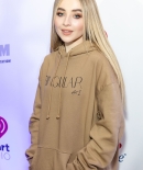 sabrinacarpenter-daily_281829.jpg