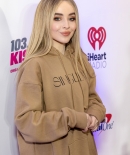 sabrinacarpenter-daily_28929.jpg